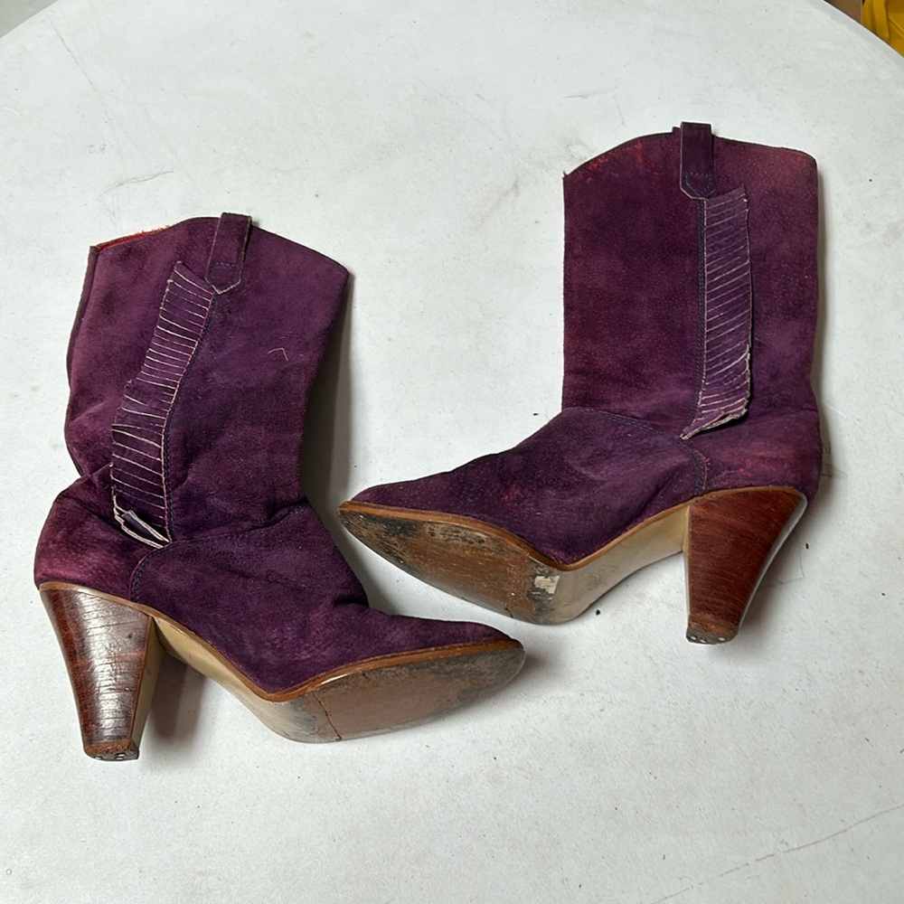 Purple women’s boots 8.5